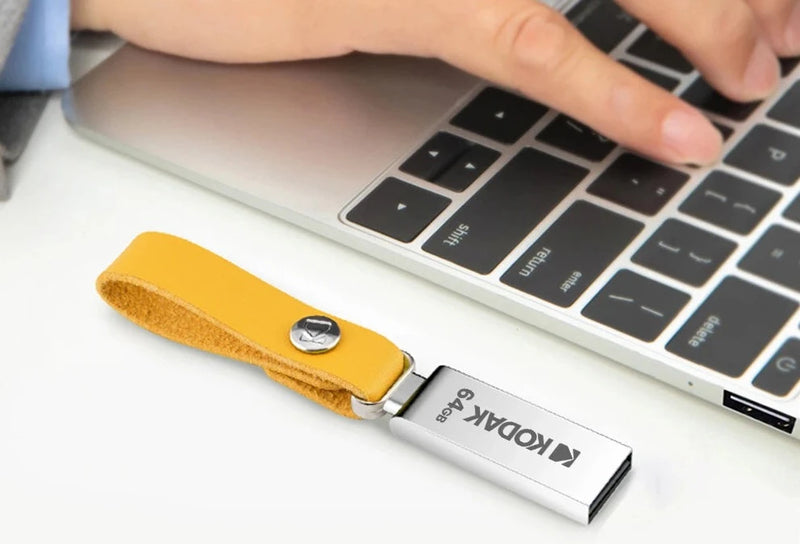 Pendrive Kodak 64Gb usb 2.0 em Metal com acabamento em couro premium