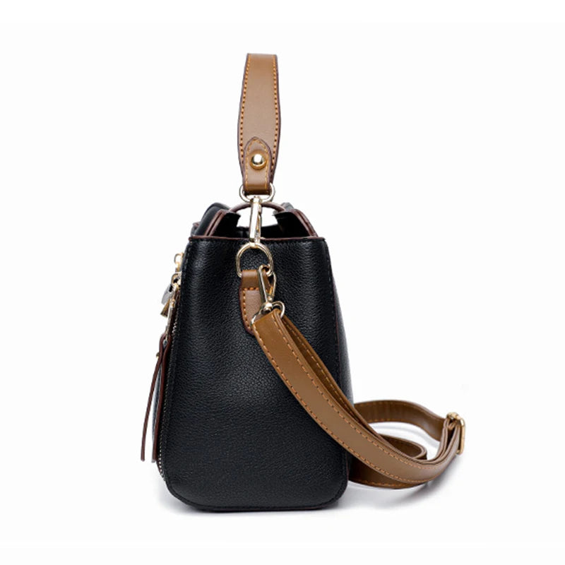 Bolsa Feminina transversal com presilha central luxo fashion em couro